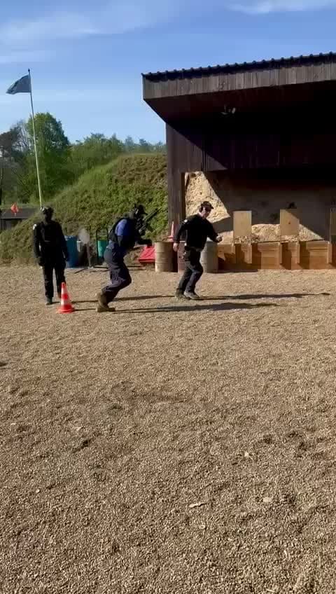 Enchaînement de tir entre les obstacles du stand